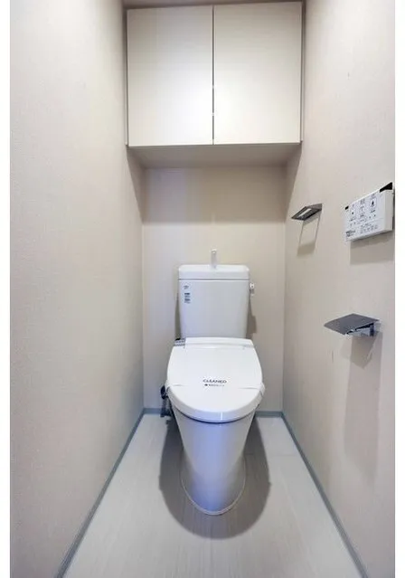 BLESS Kuramae - Interior - ["Toilet seat", "Toilet", "Bathroom"]