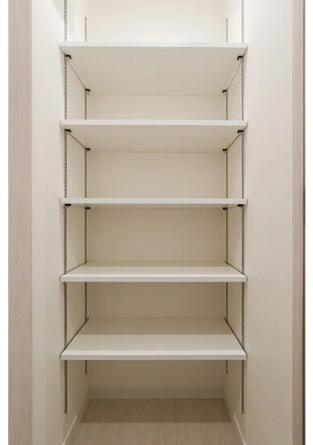 Comforia Liv Bunkyo Gokokuji - Interior - ["Shelving", "Shelf", "Flooring"]