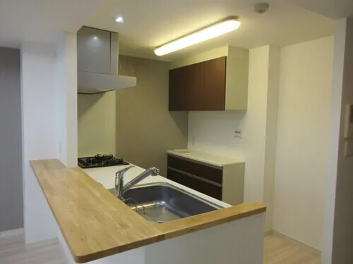 Suncreadle Ukima Funato - Interior - ["Flooring", "Wood", "Countertop"]