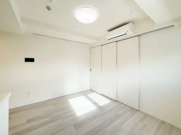Brillia Ist Asakusa - Interior - ["Flooring", "Floor", "Wall"]