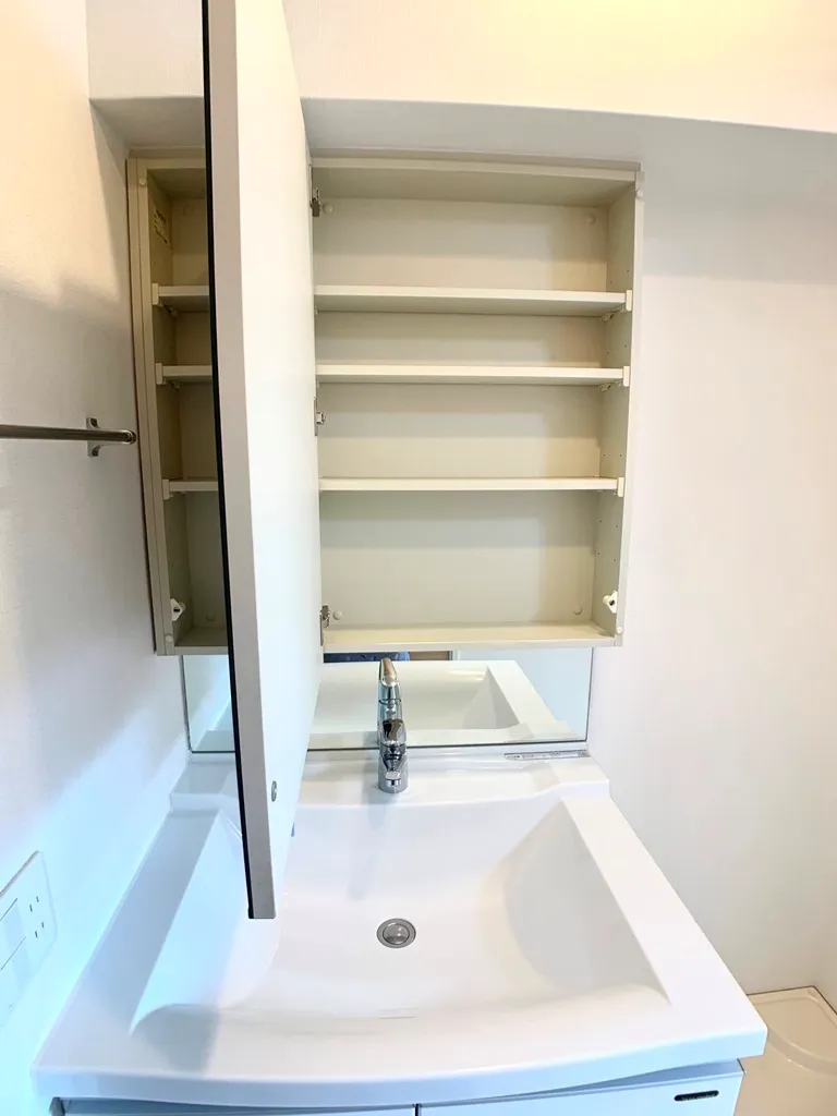 KDX Residence Oyama - Interior - ["Tap", "Sink", "Plumbing fixture"]