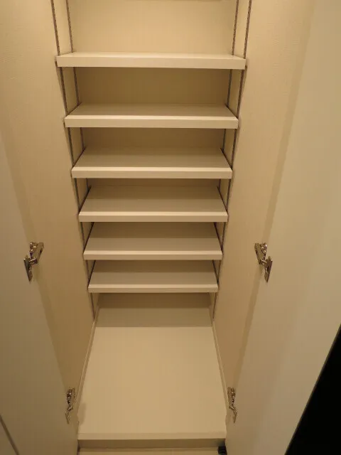 BLESS Kamiikebukuro - Interior - ["Wood", "Design", "Shelving"]