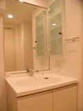 Estime Maison Oshiage - Interior - ["Mirror", "Tap", "Plumbing fixture"]