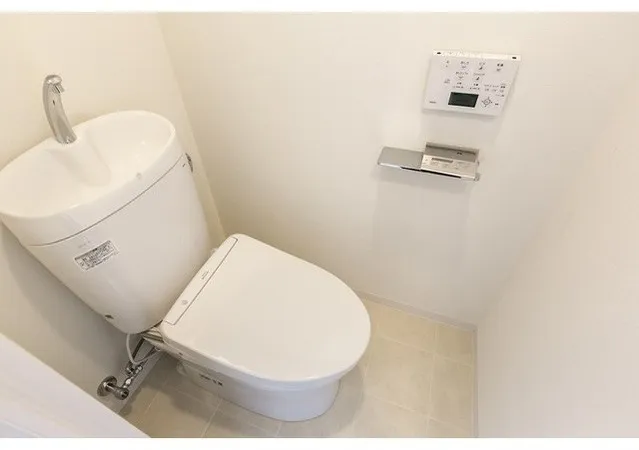 La Class Nakanobu - Interior - ["Toilet seat", "Plumbing fixture", "Bathroom"]