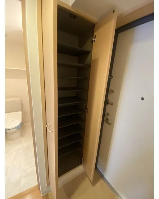 K2 - Interior - ["Wood", "Flooring", "Floor"]