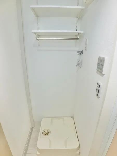 KOMFORTA Shin-Nakano - Interior - ["Flooring", "Floor", "Tile Flooring"]