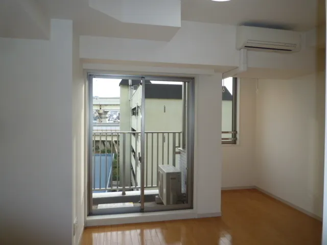 Cerise Monzen-Nakacho - Interior - ["Flooring", "Floor", "Apartment"]
