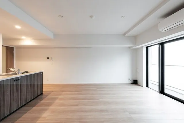 La Casa Hiroo - Interior - ["Fixture", "Wood", "Window"]