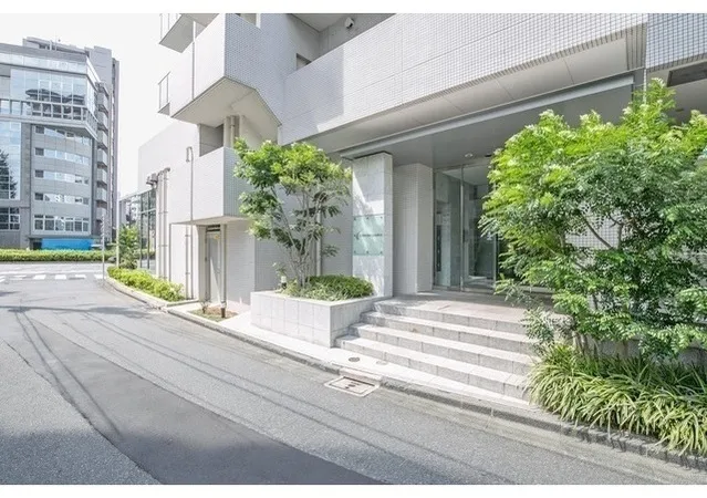 Comforia Shirokane-Takanawa - Exterior - ["Geraniums"]
