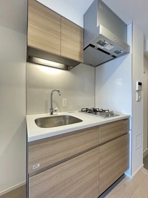 Stylio Kamata West - Interior - ["Cabinetry", "Kitchen", "Flooring"]