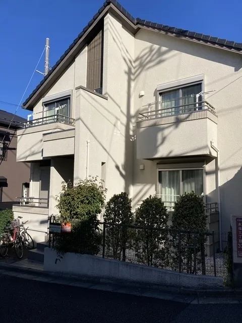 Pine Forest - Exterior - ["Residential area", "House", "Neighbourhood"]