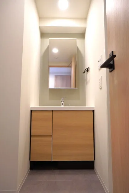 J.GRAN Court Shinagawa Nishioi WEST - Interior - ["Flooring", "Bathroom Sink", "Bathroom cabinet"]