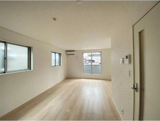 Kolet Nishidai - Interior - ["Flooring", "Wood", "Floor"]