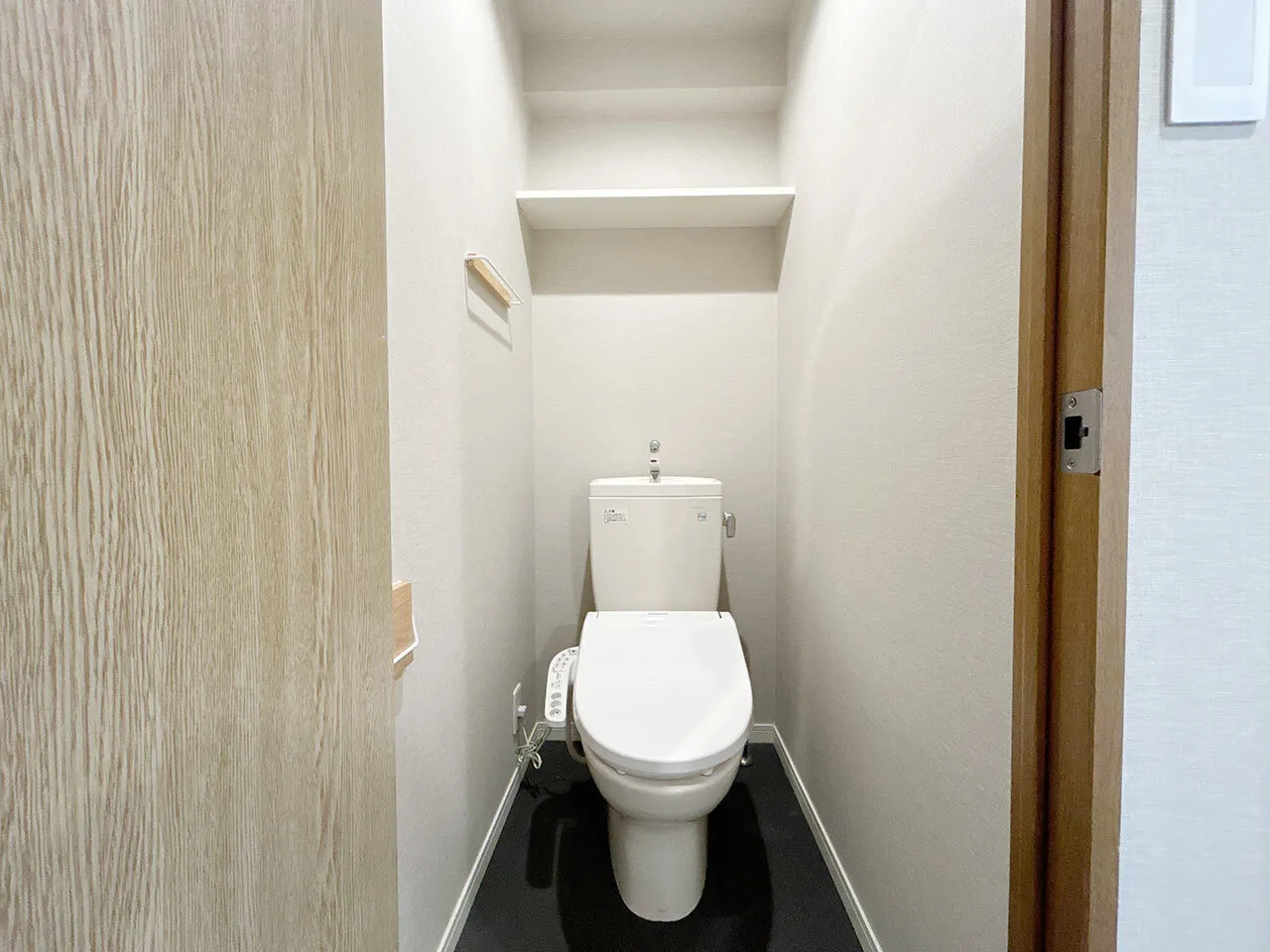 Mynavi Stay Akihabara Station - Interior - ["Toilet seat", "Toilet", "Plumbing fixture"]