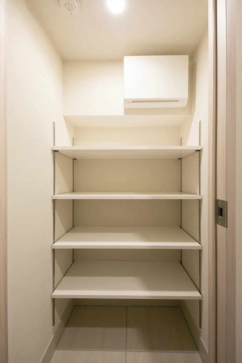 Doue Waseda - Interior - ["Shelf", "Furniture", "Shelving"]