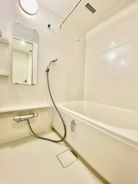La Class Yotsuya - Interior - ["Plumbing fixture", "Bathtub", "Shower head"]