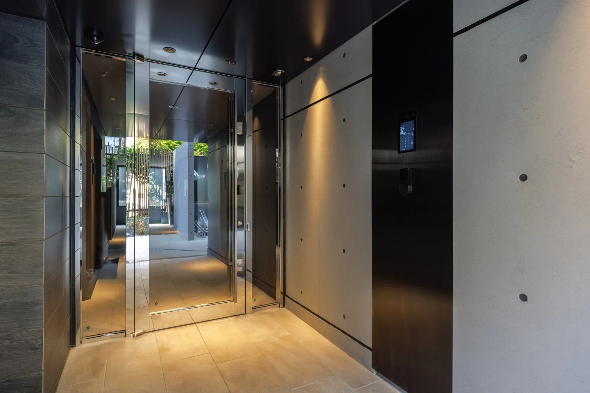Hmlet Sakurajosui - Exterior - ["Glass", "Home Door", "Tile Flooring"]