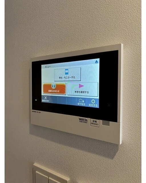 Season Flats Omorinishi - Interior - ["Technology", "Electronics", "Display device"]