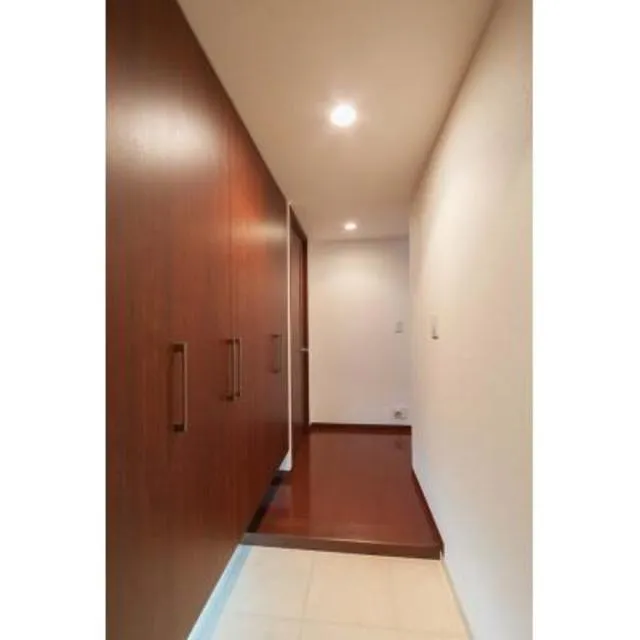 Crest Prime Tower Shiba - Interior - ["Property", "Ceiling", "Room"]