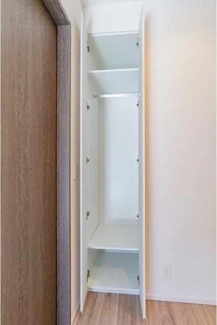 LaSante Bunkyo Sendagi - Interior - ["Fixture", "Door", "Wood"]