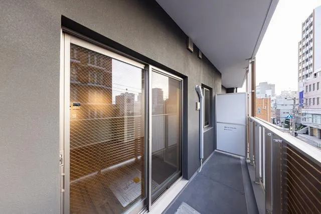 La Perla Takanawa - Interior - ["Window", "Building", "Wood"]