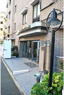 Doel Inn Oimachi - Exterior - ["Brick", "Sign"]