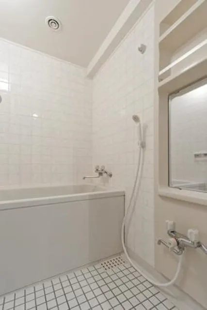Core City Nakanosakaue - Interior - ["Bathroom", "Plumbing fixture", "Flooring"]