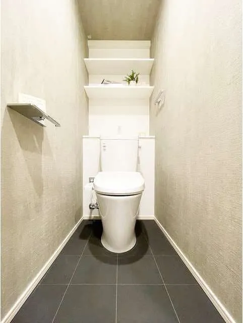 ORSUS Itabashi Honcho - Interior - ["Toilet seat", "Toilet", "Plumbing fixture"]