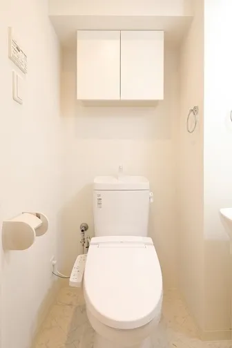 La Class Ikebukuro - Interior - ["Toilet seat", "Bathroom", "Toilet"]