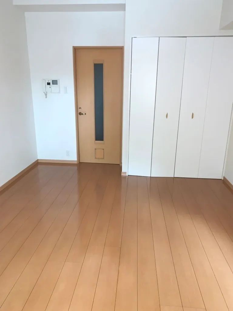 Pacific Court Meguro Minami - Interior - ["Wall", "Flooring", "Wood"]