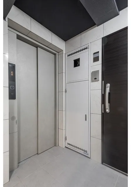 BPR Residence Shimotakaido - Other - ["Elevator", "Glass", "Silver"]