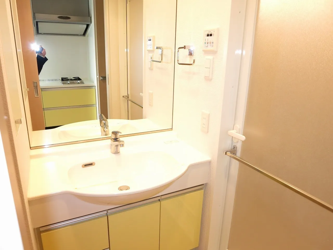 Residence Ryogoku Ekimae - Interior - ["Plumbing fixture", "Bathroom Sink", "Flooring"]