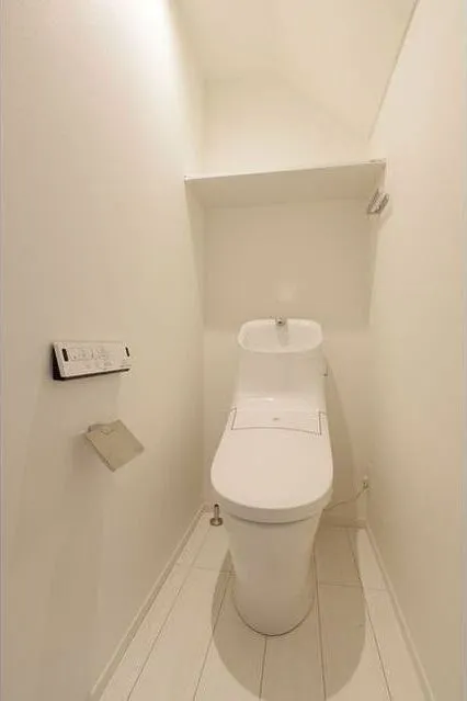 G_LDKⅢ - Interior - ["Toilet seat", "Plumbing fixture", "Toilet"]