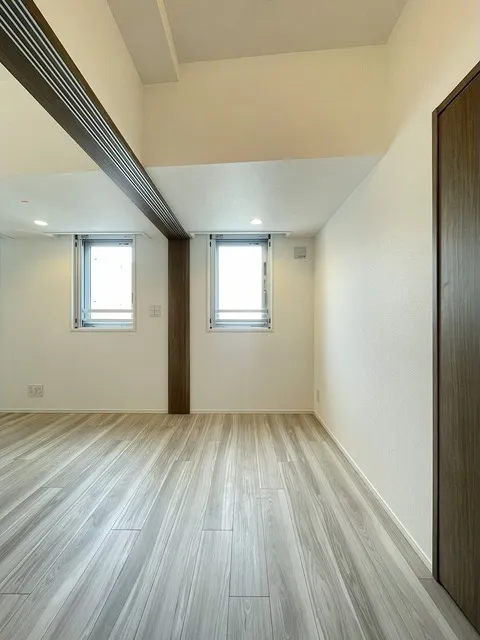 Stylio Kamata West - Interior - ["Flooring", "Wood", "Ceiling"]
