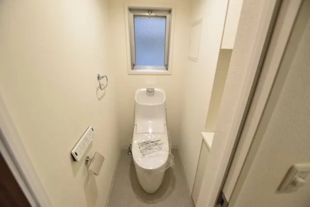 Associaire Bunkyo Hakusan - Interior - ["Toilet seat", "Toilet", "Flooring"]