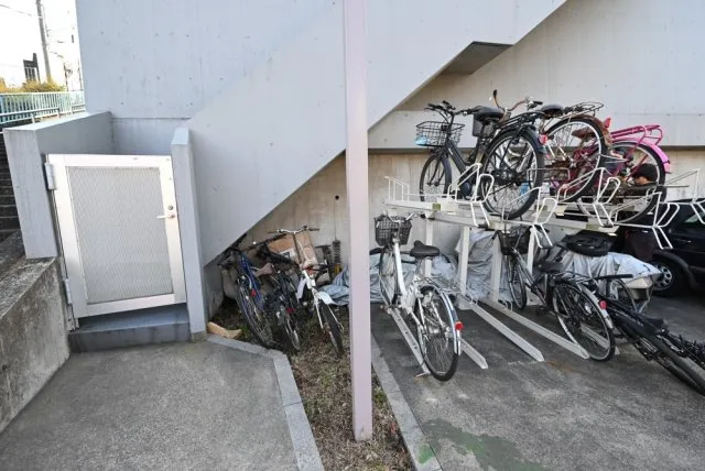 Caterina Magome - Exterior - ["Bicycle", "Wheel", "Bicycle wheel"]