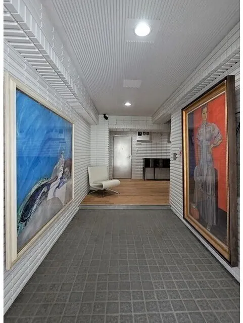 ARK HOUSE - Exterior - ["Flooring", "Wall", "Floor"]