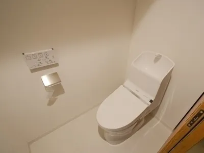 Roppongi View Tower - Interior - ["Toilet", "Toilet seat", "Plumbing fixture"]
