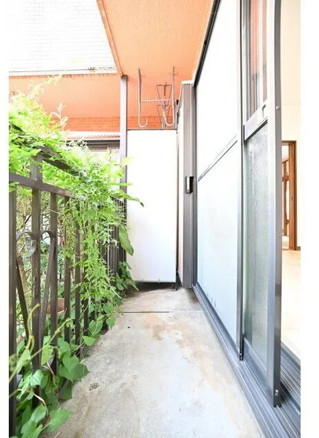 Seeds Residence Eifukucho Maison - Interior - ["Metal", "Glass", "Daylighting"]
