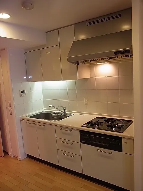 Esty Maison Toyosu Residence - Interior - ["Kitchen Appliance", "Kitchen", "Major appliance"]