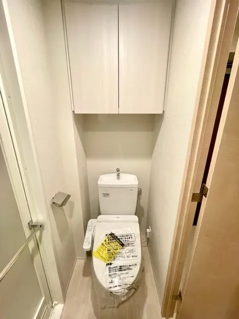 Crevia RXe Kitashinagawa II Station Court - Interior - ["Toilet", "Toilet seat", "Bathroom"]