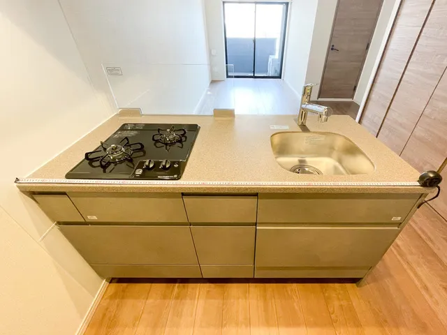 Preasvelta Minowa - Interior - ["Flooring", "Plumbing fixture", "Kitchen"]
