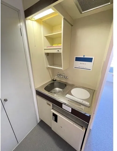 Actor'S Seat Building - Interior - ["Cabinetry", "Fixture", "Major appliance"]