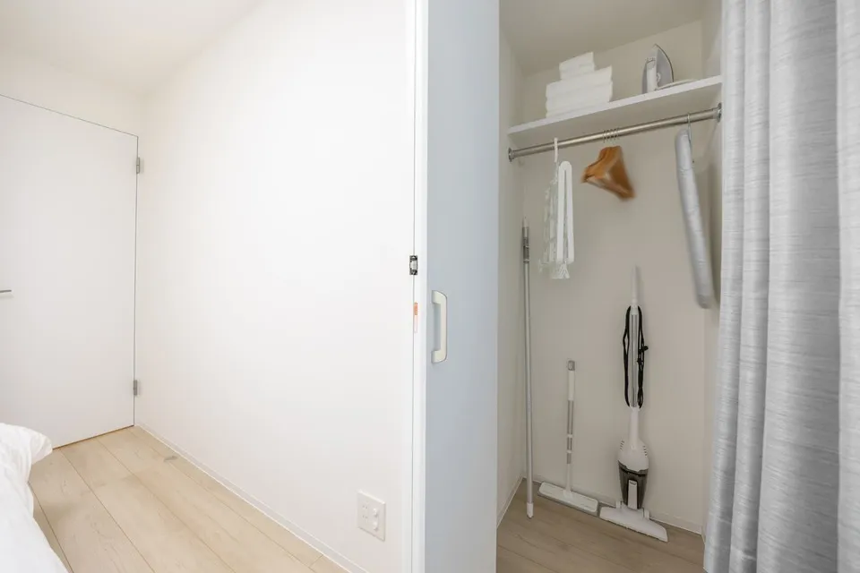 Hmlet Sangenjaya II - Interior - ["Flooring", "Wall", "Floor"]
