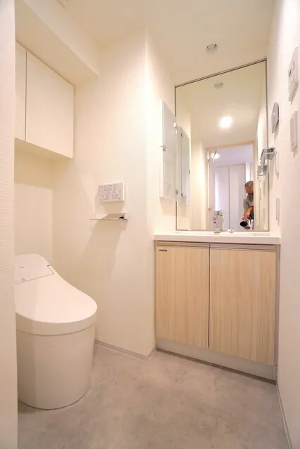 Belle Face Hatchobori West - Interior - ["Flooring", "Plumbing fixture", "Floor"]