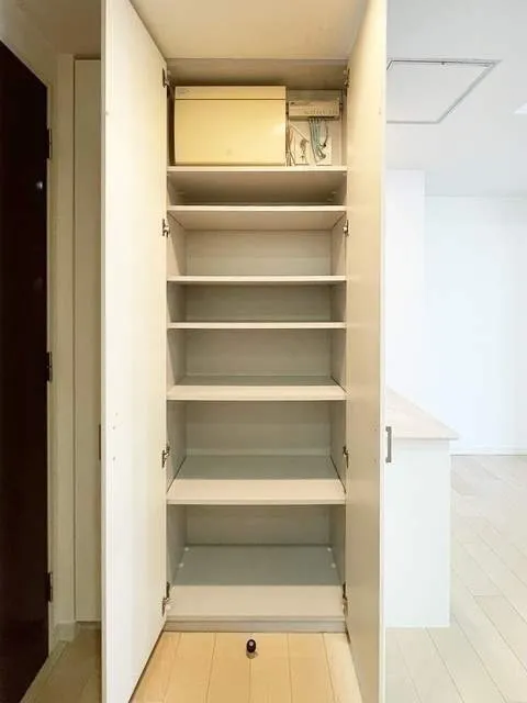Ginza East City Tower - Interior - ["Wood", "Flooring", "Floor"]