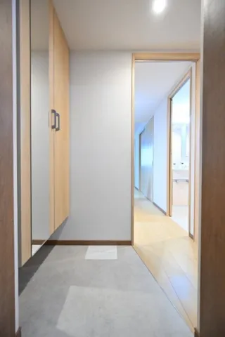 CENTRAL GARDEN RESIDENCE TOKYO - Interior - ["Flooring", "Floor", "Wall"]