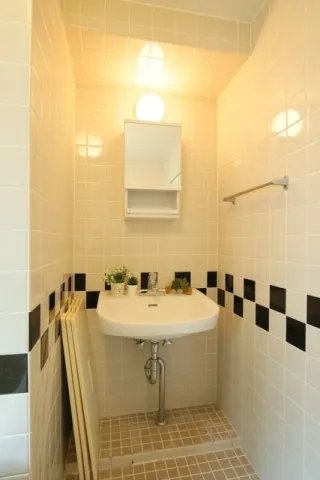 Meguro 3rd Corp. - Interior - ["Wall", "Bathroom", "Plumbing fixture"]