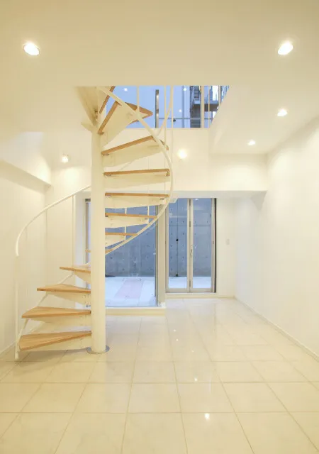 Castalia Shiba-Koen - Interior - ["Wood", "Interior design", "Hall"]