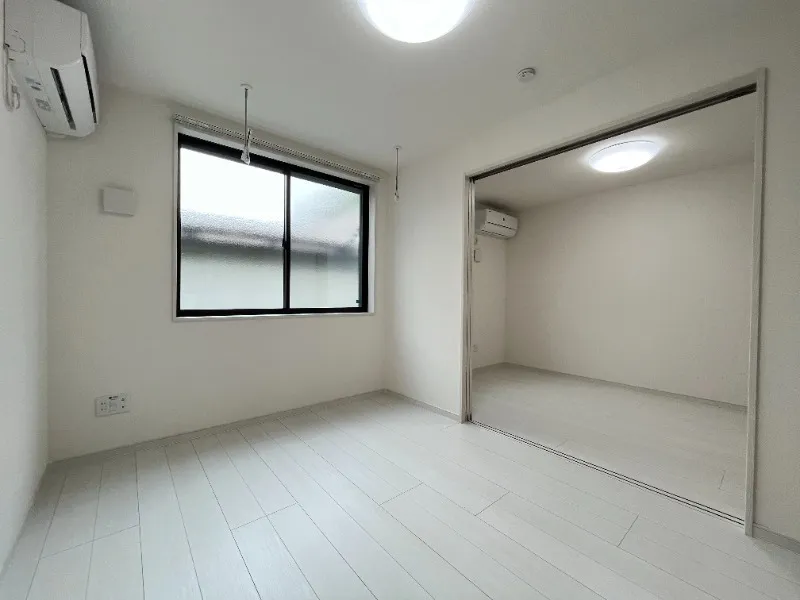 Mare Nishi-Sugamo - Interior - ["Flooring", "Ceiling", "Floor"]